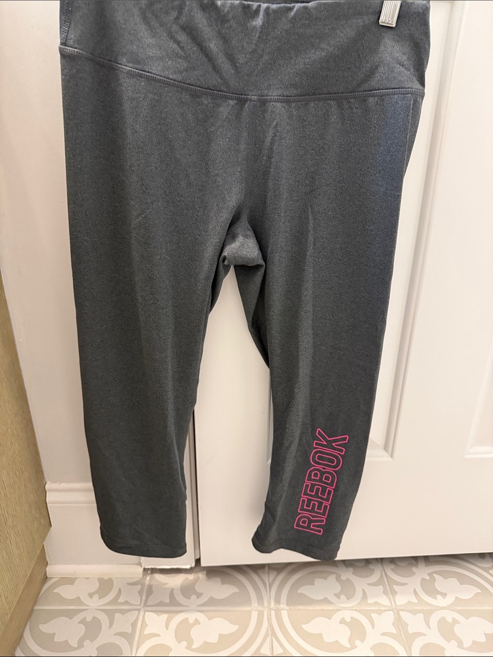 Reebok womend Charcoal Capri Leggings with Pink Logo